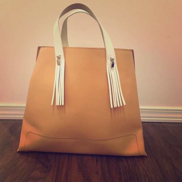 Lamarthe Handbags - ❤️HOST PICK Lamarthe Paris Bag, Tan